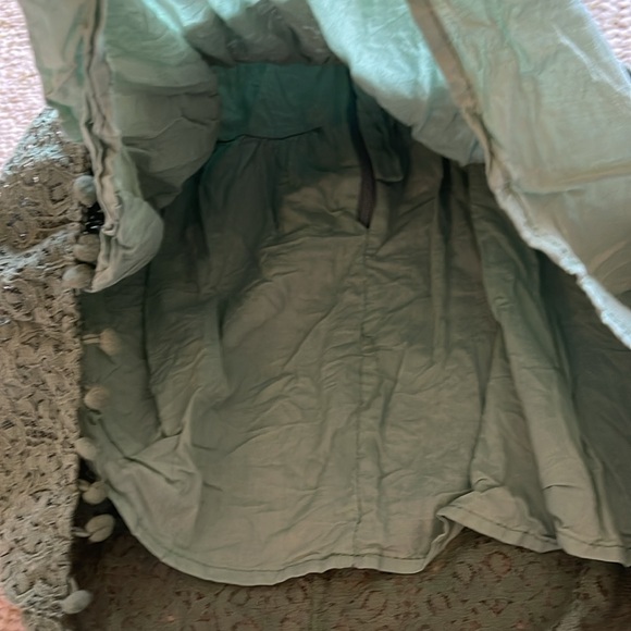 Girls lined dress with lacy overlay - good condition - size 4 - Picture 3 of 6